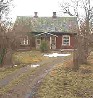 Boningshuset flyttat från Axevall efter en brand på gården